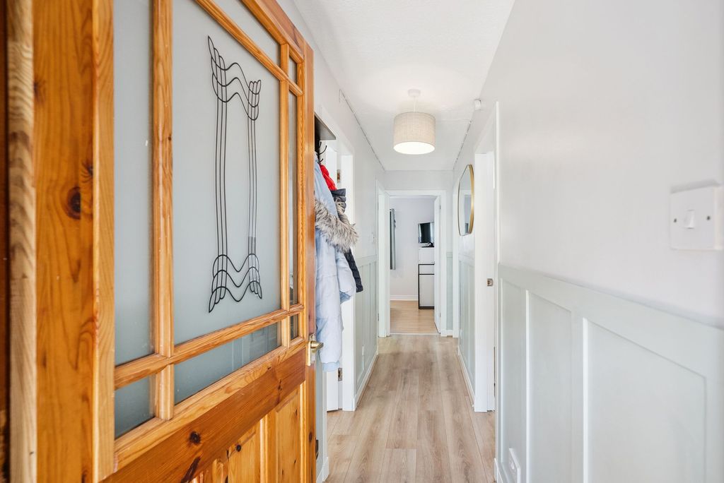 Additional image 6 of 2 bed flat for saleFlat 23 Tower Place, 6 East Clyde Street, Helensburgh G84