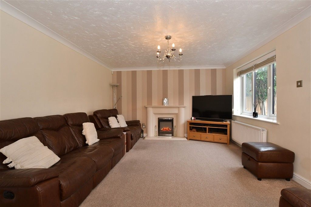 Additional image 9 of 4 bed detached house for saleHornbeam Way, Laindon, Basildon, Essex SS15