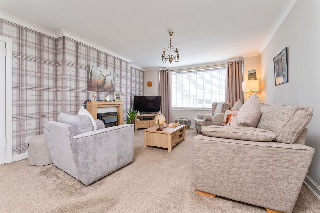 Additional image 7 of 2 bed flat for saleMackenzie Drive, Kilbarchan PA10