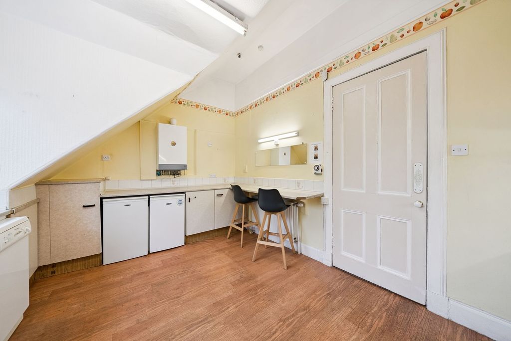 Additional image 8 of 3 bed flat for sale125A East Princes Street, Helensburgh G84