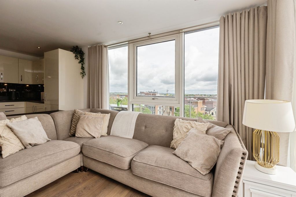 Additional image 6 of 2 bed penthouse for saleGreat Western Street, Aylesbury HP20