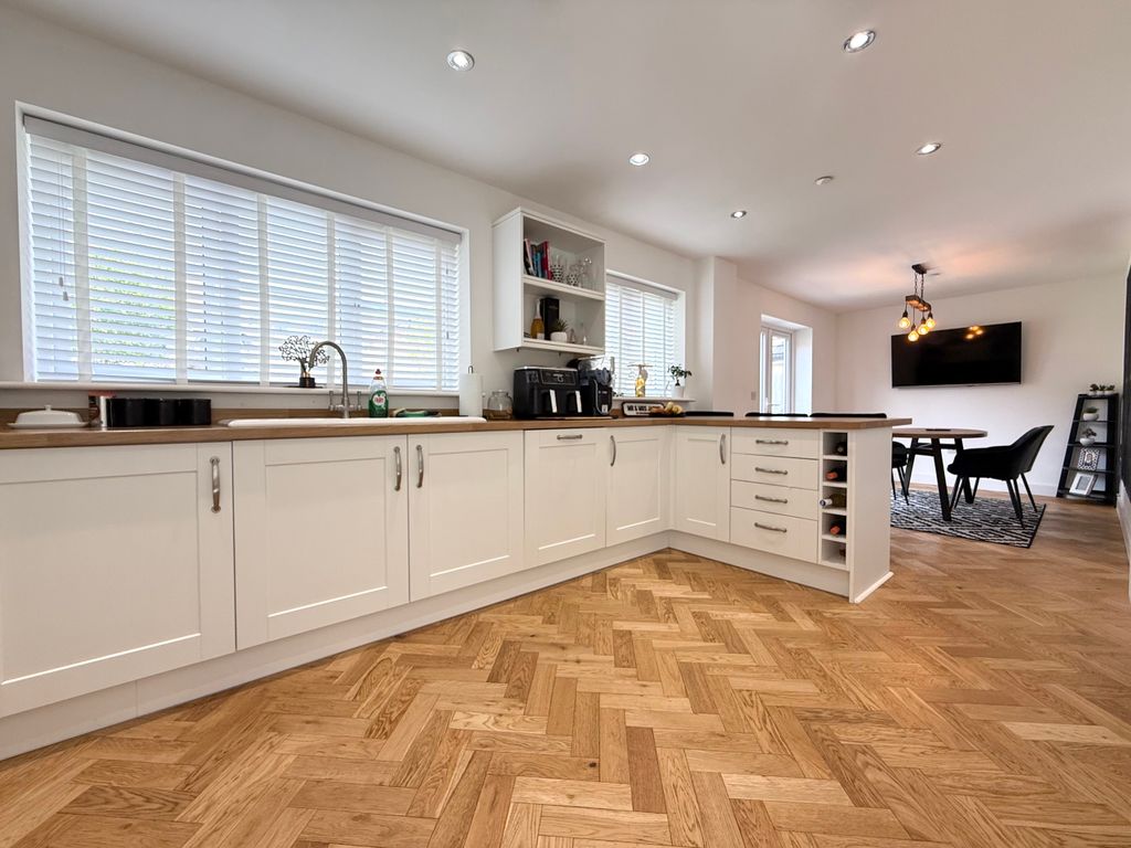 Additional image 5 of 4 bed detached house for saleRhodfa Cae Uchel, Aberdare, Rhondda Cynon Taf CF44