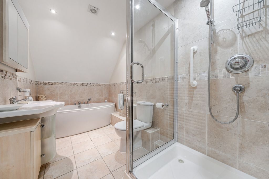 Additional image 7 of 2 bed flat for saleWilson Way, Horsell, Woking GU21
