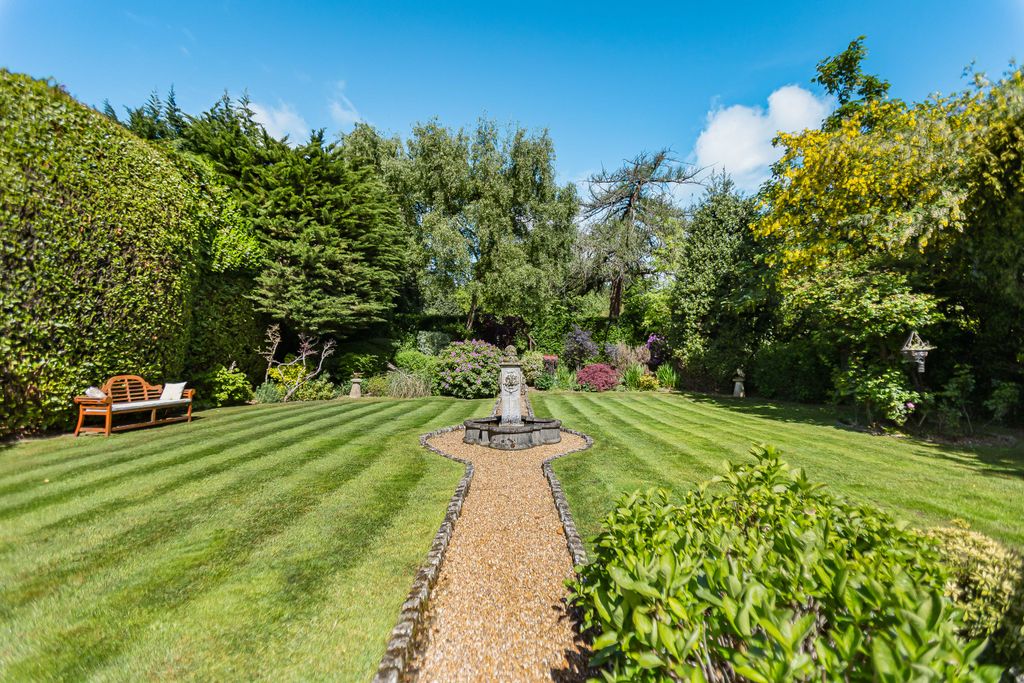 Additional image 28 of 5 bed detached house for saleCross Oak Road, Berkhamsted, Hertfordshire HP4