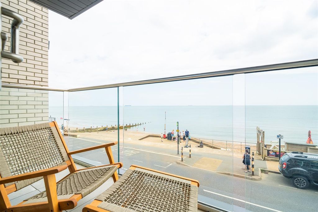 Additional image 3 of 2 bed flat for saleBreakwater Way, Sandown PO36