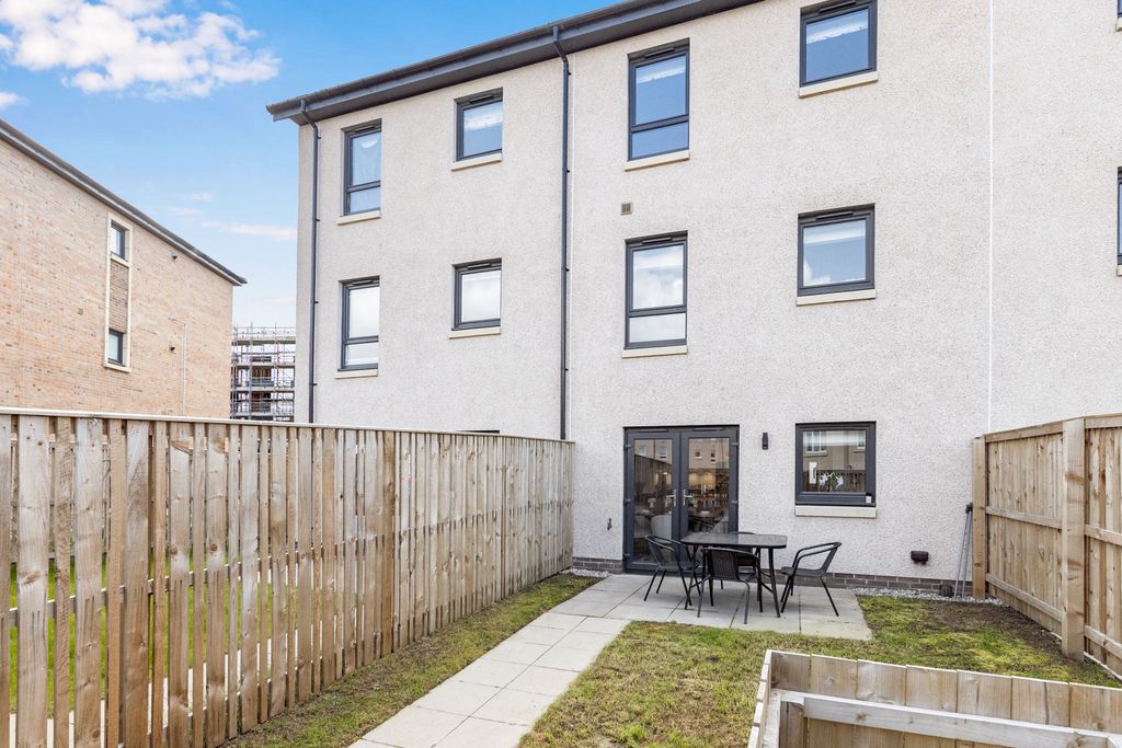 Additional image 25 of 3 bed town house for sale16 Kettleslaw Cruik, South Queensferry EH30