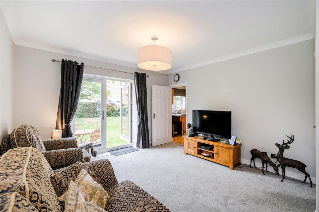 Additional image 7 of 2 bed flat for saleEpping New Road, Buckhurst Hill IG9