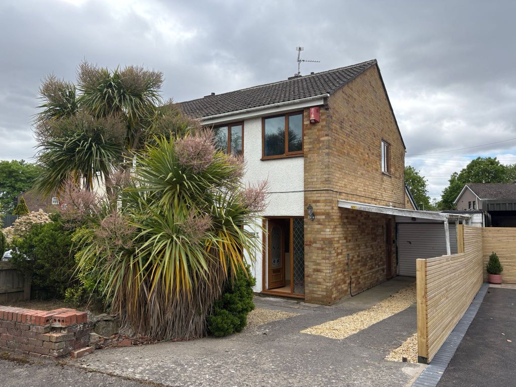3 bed semi-detached house for sale3, Stafford Road, Caldicot, Newport NP26