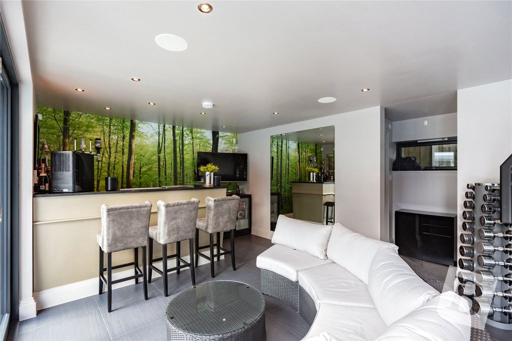 Additional image 39 of 5 bed detached house for saleNelmes Road, Emerson Park RM11