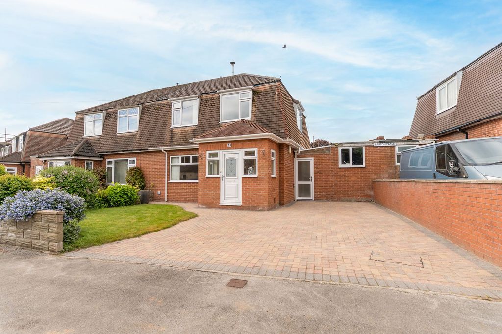 3 bed semi-detached house for saleChurch Crescent, Bassaleg NP10