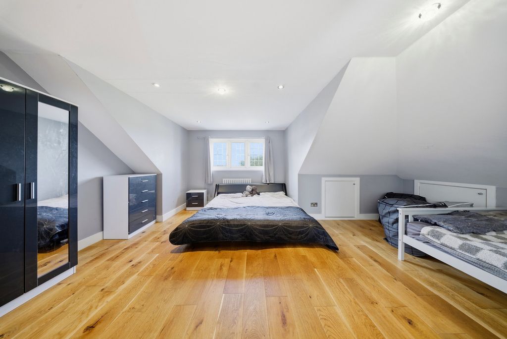 Additional image 7 of 5 bed semi-detached bungalow for saleHadley Road, Belvedere DA17