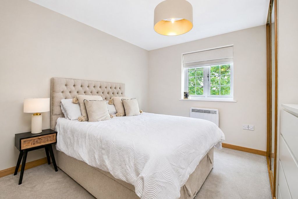 Additional image 5 of 2 bed flat for saleSanvignes Court, Baldock SG7