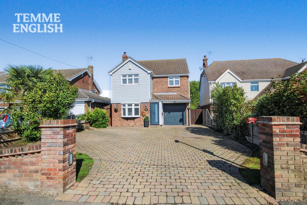 4 bed detached house for saleWash Road, Noak Bridge SS15