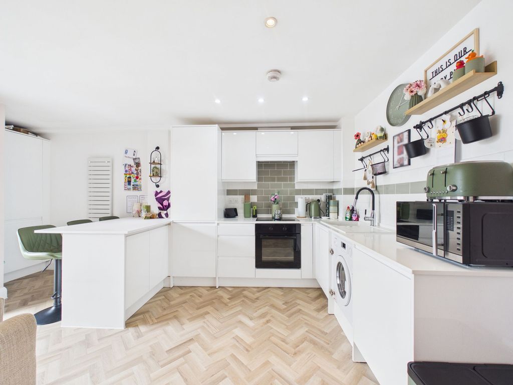 Additional image 3 of 2 bed flat for saleLambeth Court, Lambeth Road SS7