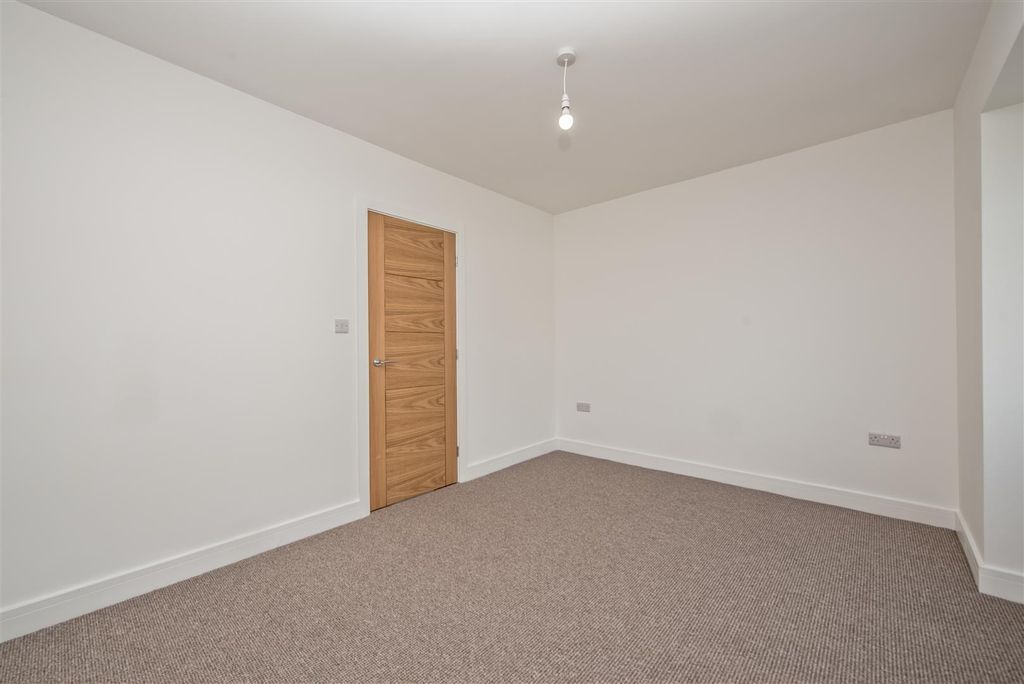Additional image 17 of 3 bed semi-detached house for saleKenilworth Road, Wortley, Leeds LS12