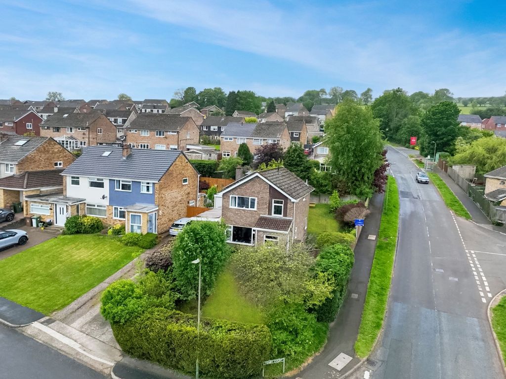 3 bed detached house for saleTenby Court, Caerphilly CF83