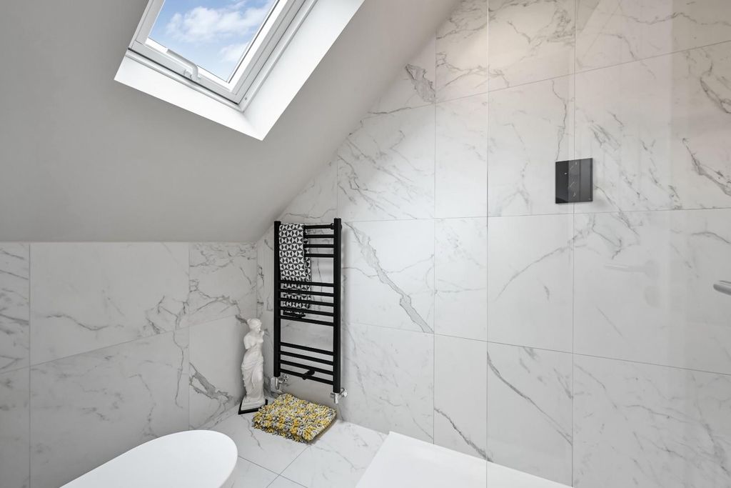 Additional image 22 of 4 bed property for saleSandersfield Road, Banstead SM7