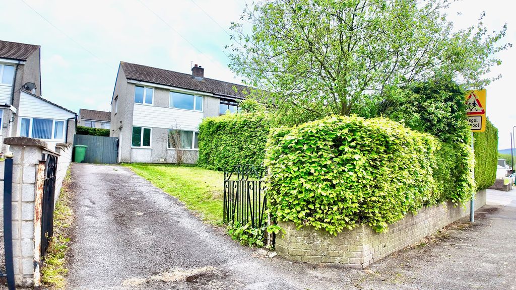 3 bed semi-detached house for saleSt. Davids Road, Maesycwmmer CF82