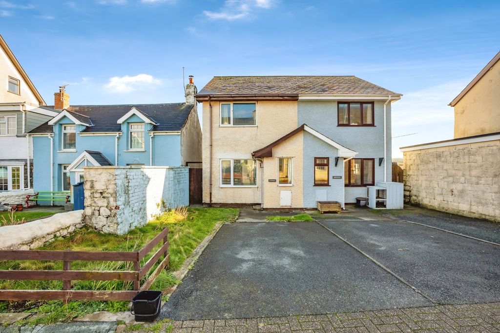 2 bed semi-detached house for saleHigh Street, Borth SY24
