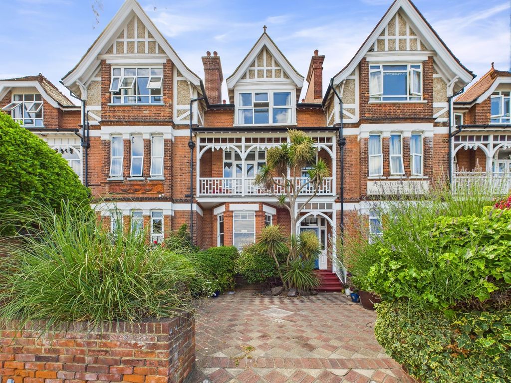 6 bed terraced house for saleVictoria Parade, Broadstairs CT10