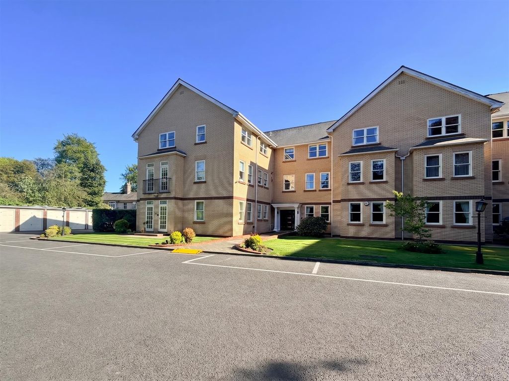 3 bed flat for saleSt. Margarets Road, Altrincham WA14