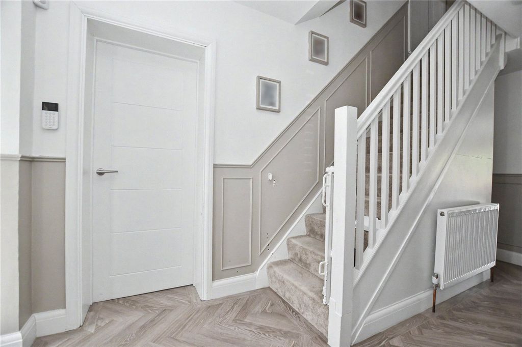 Additional image 3 of 4 bed semi-detached house for saleHaslemere Road, Bexleyheath DA7