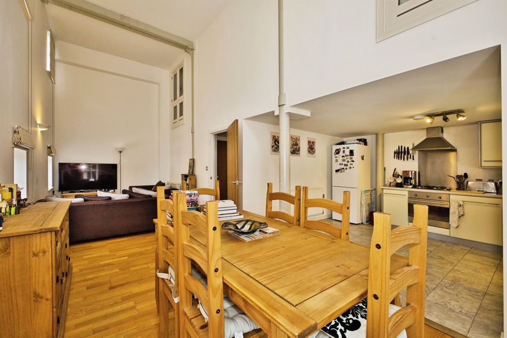Additional image 4 of 2 bed flat for saleThe Barley Yard, Old Mill Lane, Crewkerne TA18