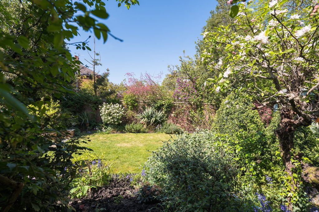Additional image 15 of 5 bed detached house for saleChaucer Road, Bedford MK40