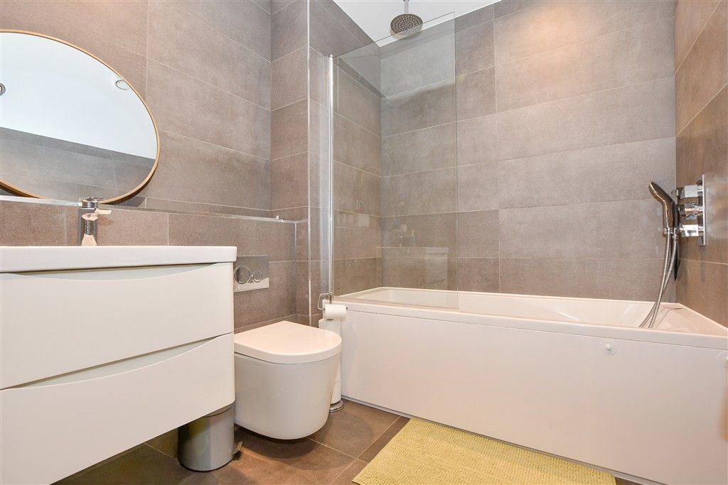Additional image 7 of 2 bed flat for saleMill Hall, Aylesford, Kent ME20