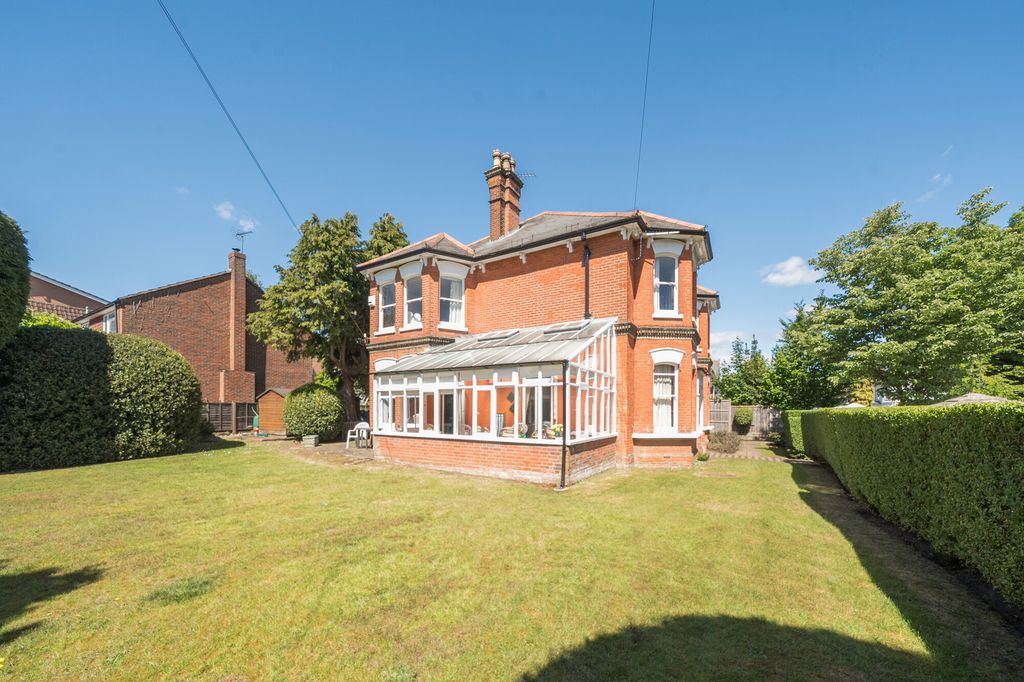 Additional image 2 of 6 bed detached house for saleCargate Avenue, Aldershot GU11