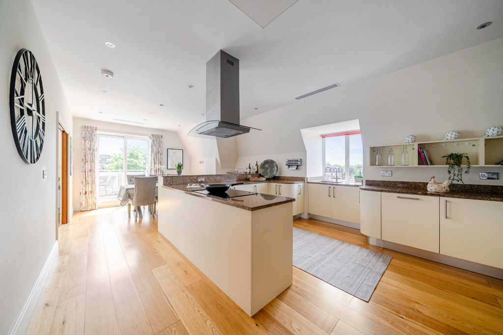 Additional image 4 of 3 bed flat for saleKemerton Road, Beckenham BR3