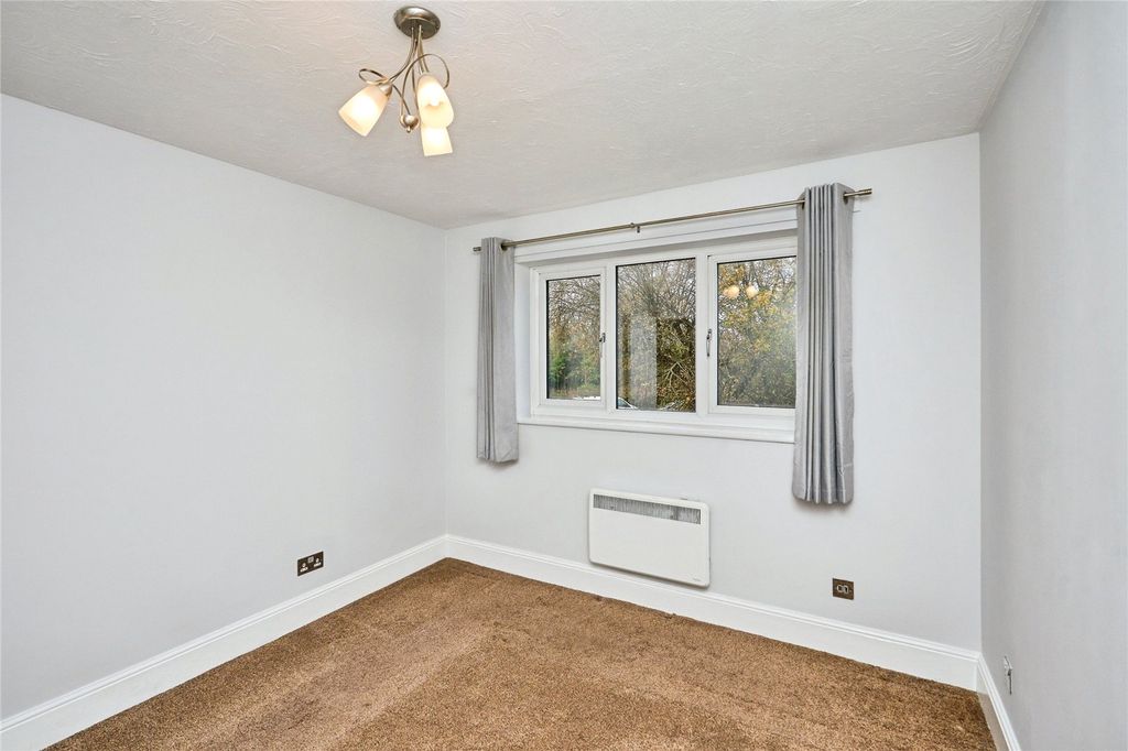 Additional image 8 of 1 bed flat for saleThe Warren, Sandown, Isle Of Wight PO36
