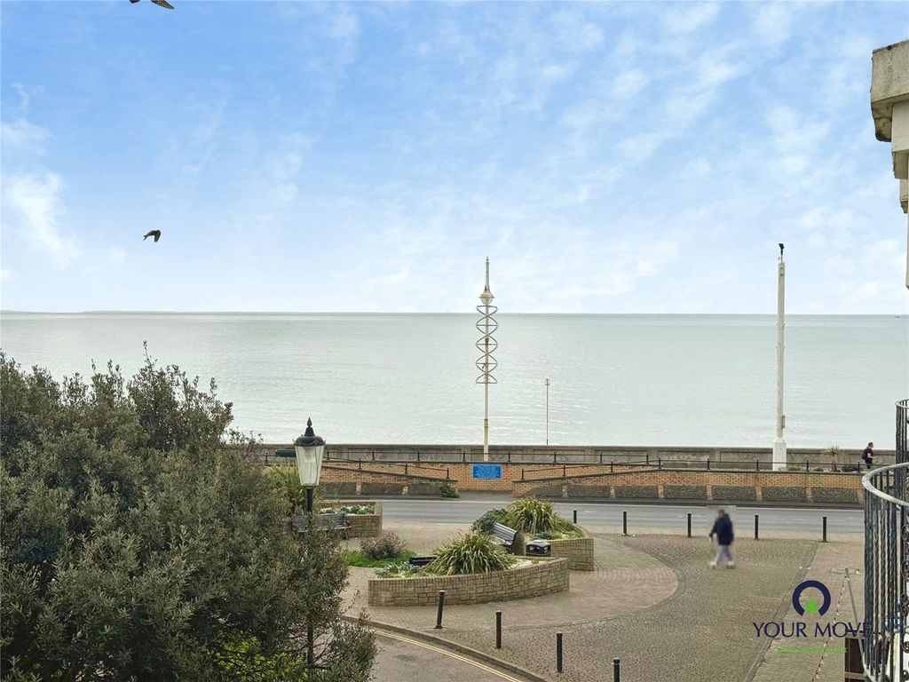 2 bed flat for saleThe Steyne, Bognor Regis, West Sussex PO21 photo 2