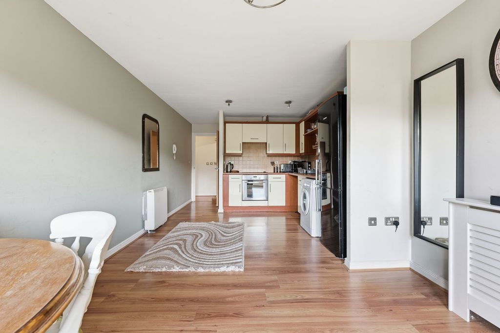 Additional image 5 of 3 bed flat for saleMarkham Quay, Camlough Walk, Chesterfield S41