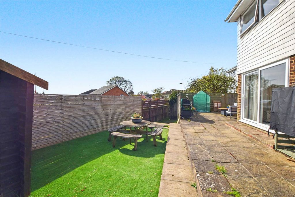 Additional image 5 of 4 bed detached house for saleGrebe Close, Alton, Hampshire GU34