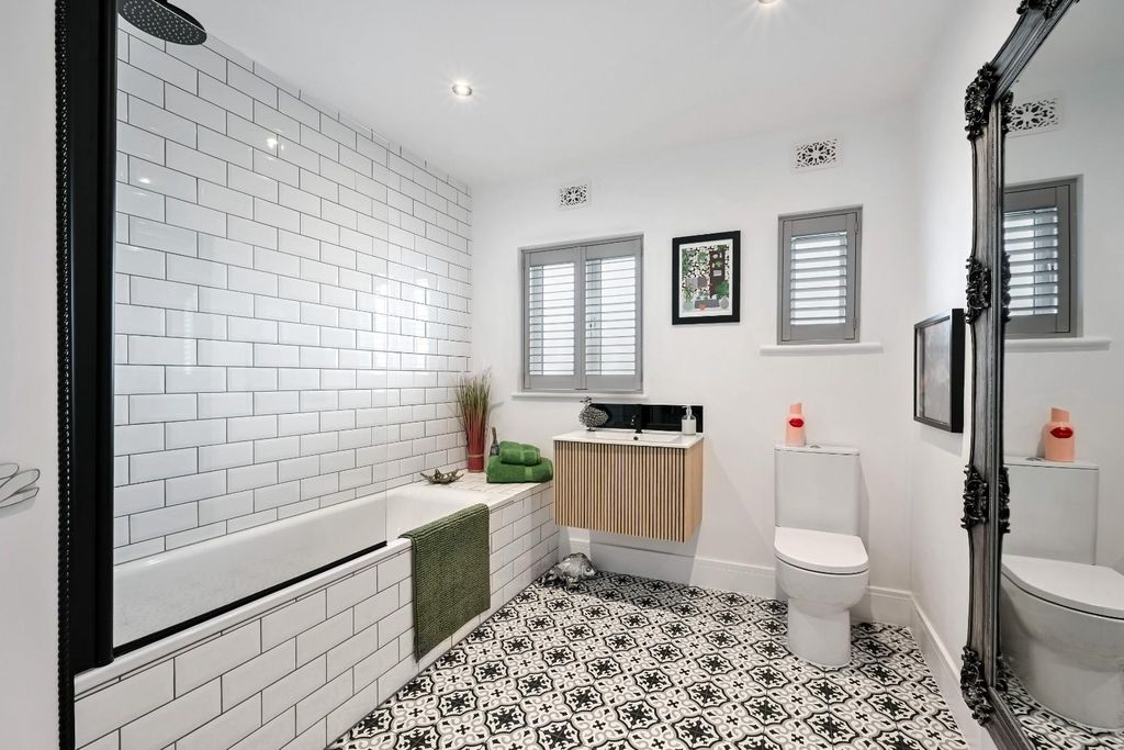 Additional image 15 of 4 bed property for saleSandersfield Road, Banstead SM7