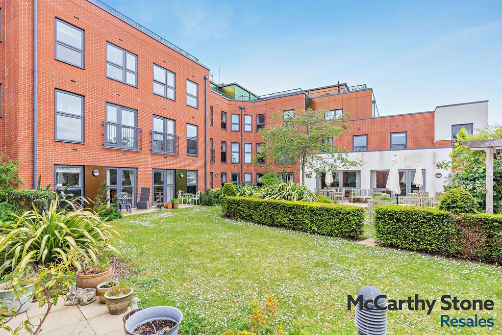 1 bed flat for saleBlake Court, Northgate, Bridgwater TA6