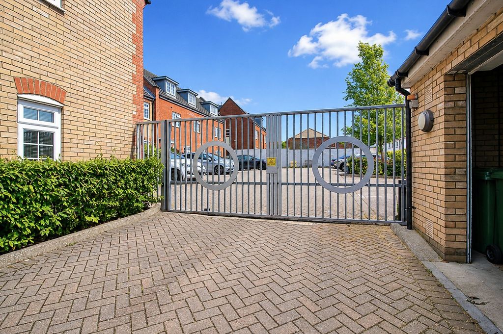 Additional image 9 of 2 bed flat for saleSanvignes Court, Baldock SG7