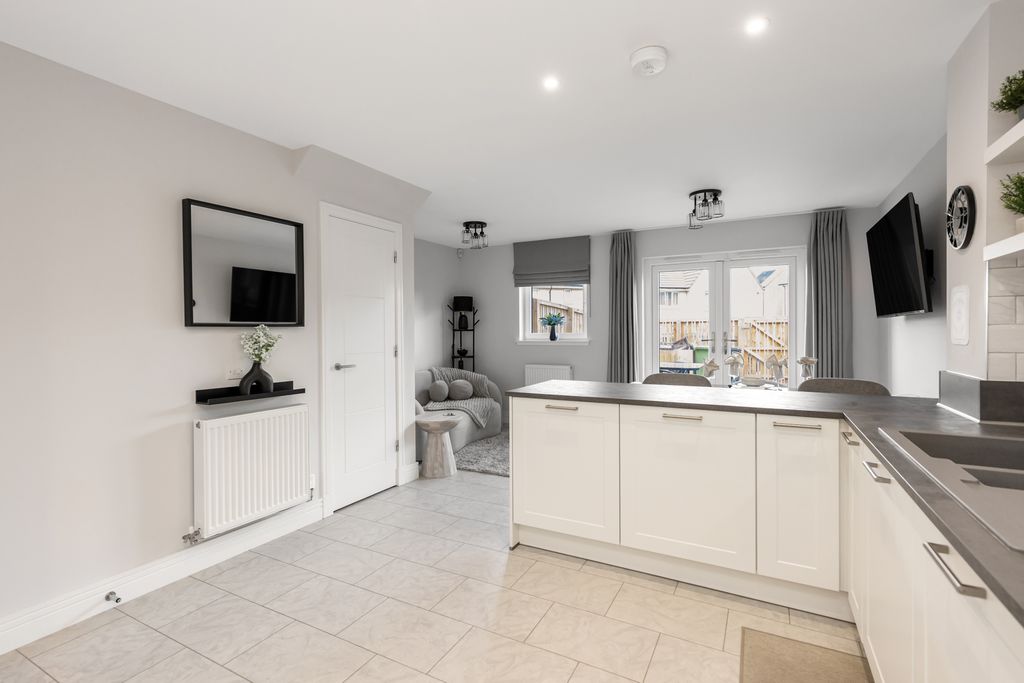 Additional image 2 of 3 bed town house for sale16 Kettleslaw Cruik, South Queensferry EH30