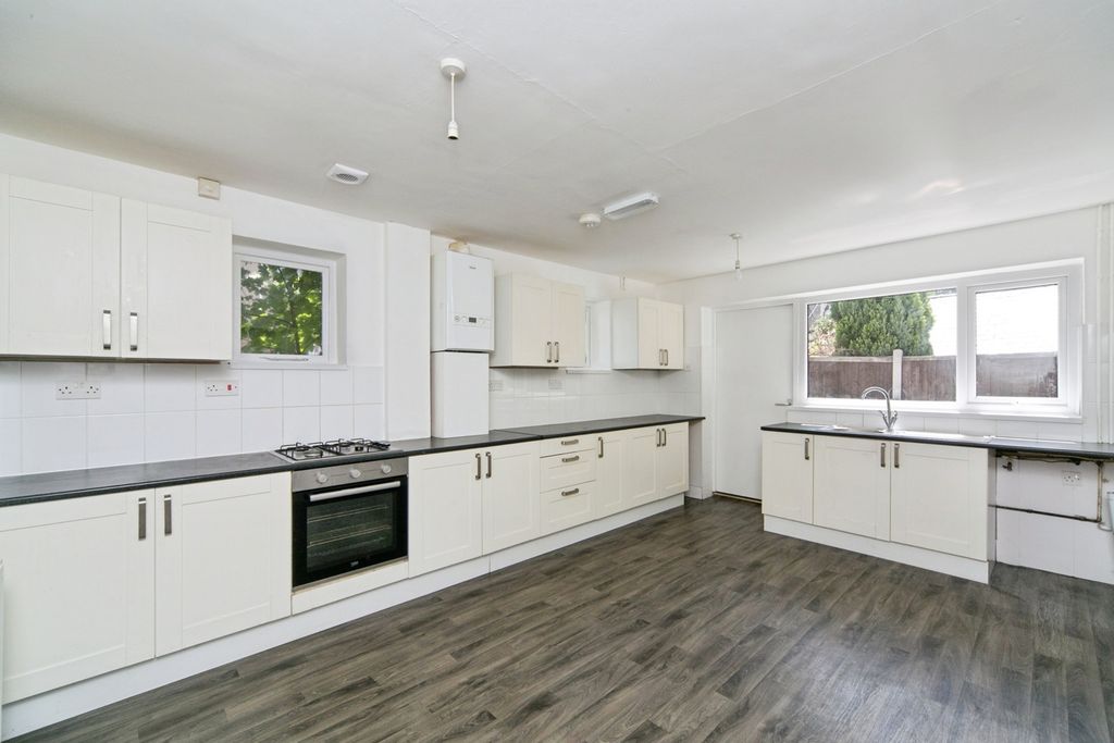 3 bed flat for saleMostyn Road, Colwyn Bay, Conwy LL29