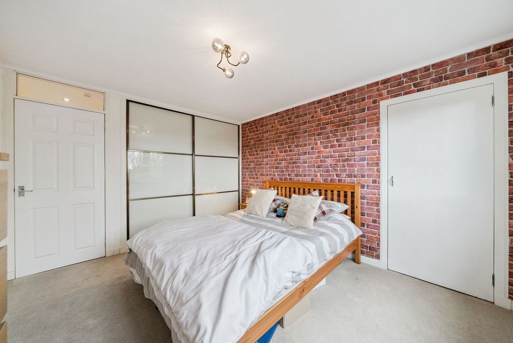 Additional image 12 of 2 bed flat for sale4 Lomond Court, Helensburgh G84