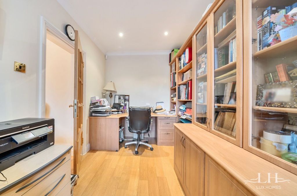 Additional image 15 of 4 bed detached house for saleNelmes Road, Emerson Park RM11