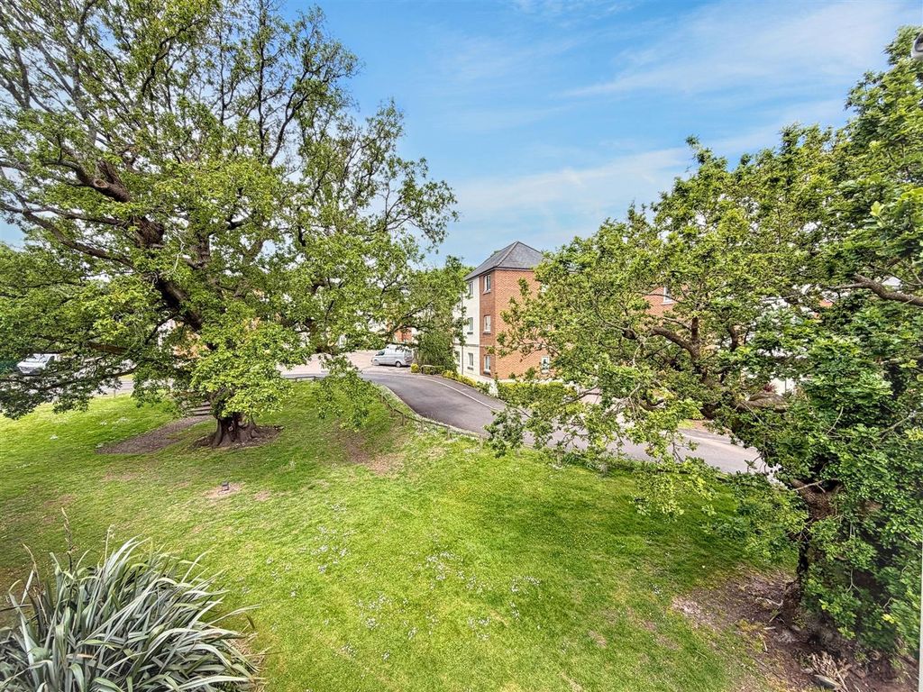 Additional image 2 of 2 bed flat for saleGolden Mile View, Newport NP20