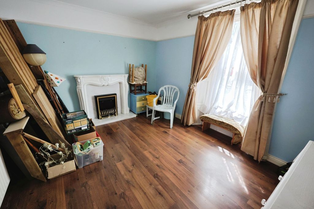 Additional image 4 of 2 bed flat for saleMarket Place, Bishop Auckland DL14