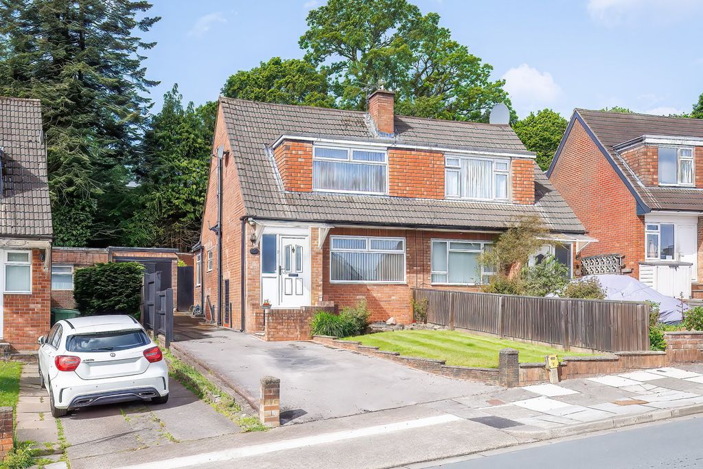 3 bed semi-detached house for saleCarisbrooke Way, Cardiff CF23