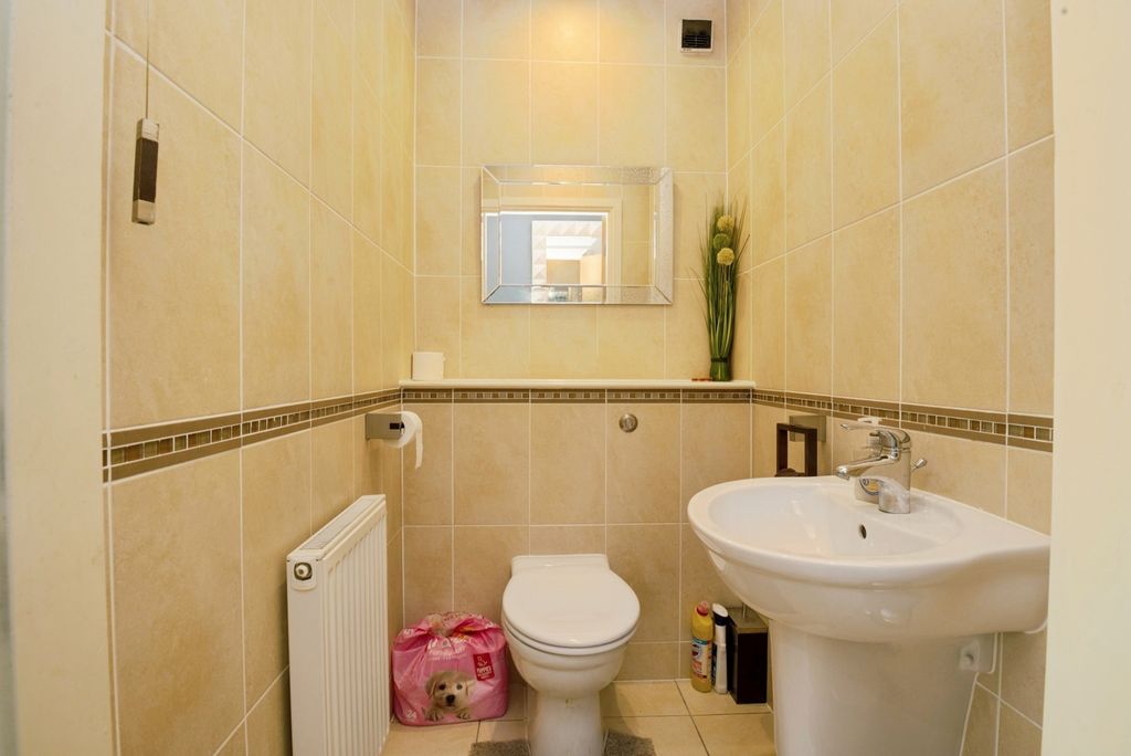 Additional image 14 of 3 bed town house for saleTaliesin Court, Chandlery Way, Cardiff CF10