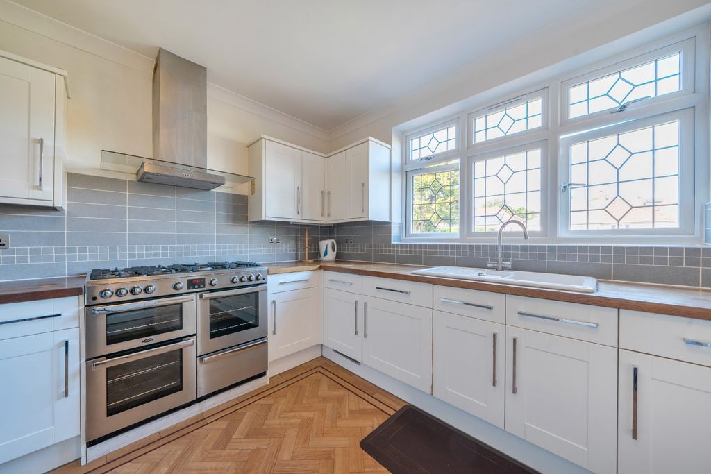Additional image 8 of 5 bed semi-detached house for saleSandhurst Road, Bexley, Kent DA5