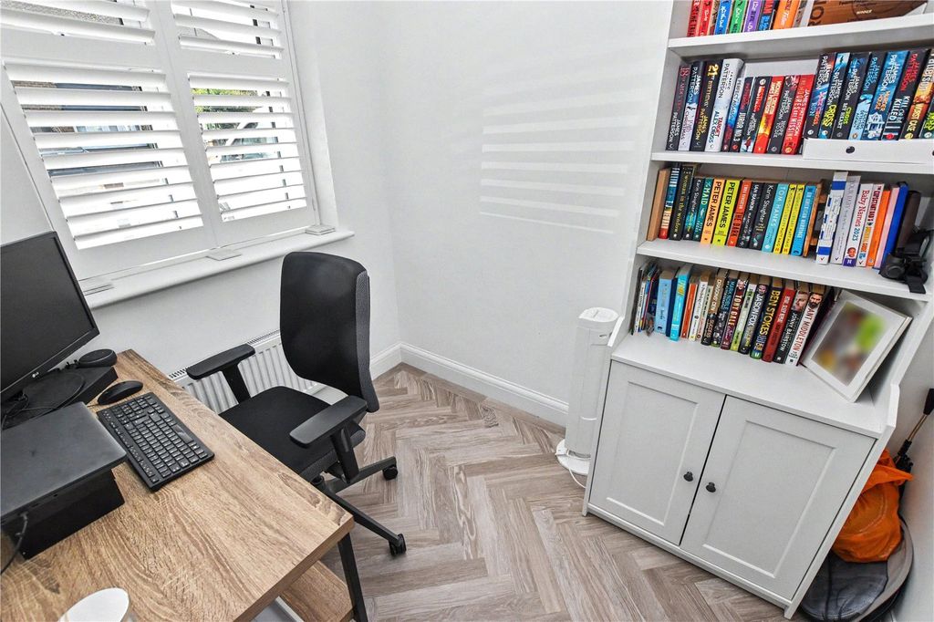 Additional image 18 of 4 bed semi-detached house for saleHaslemere Road, Bexleyheath DA7