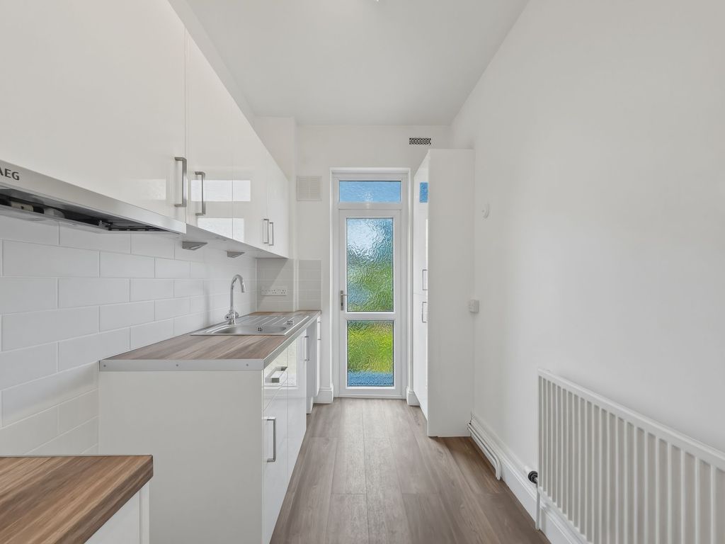 Additional image 6 of 2 bed flat for saleRichmond Road, Newport NP19