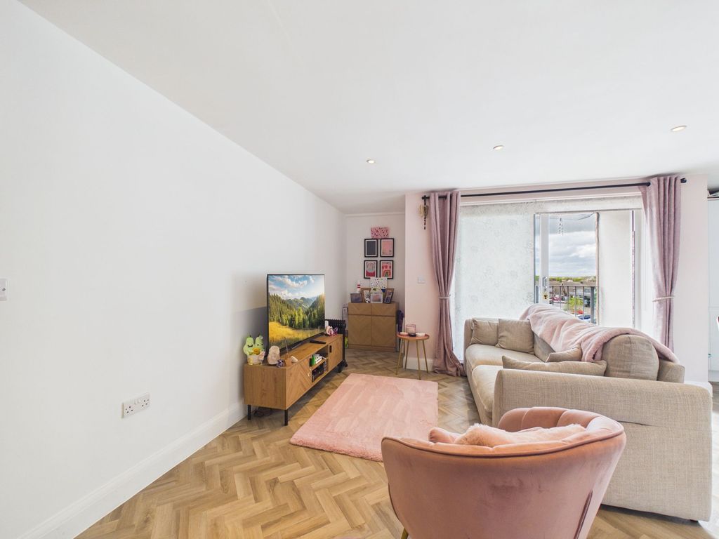 Additional image 6 of 2 bed flat for saleLambeth Court, Lambeth Road SS7